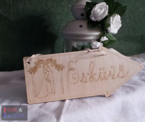 Esküvő feliratú nyíl