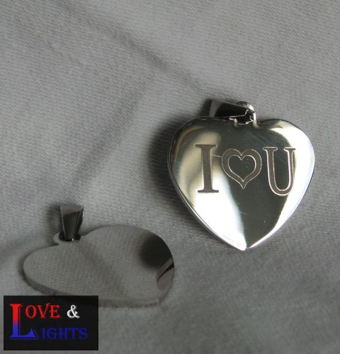 Szív alakú medál, gravírozva