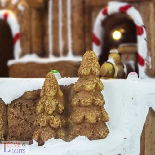 Világítós mézeskalács vasútállomás