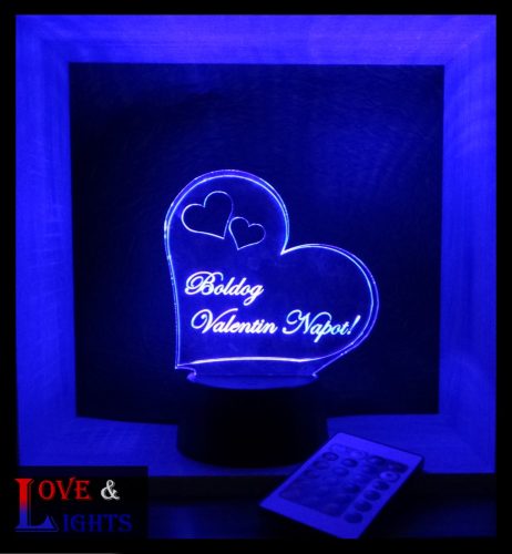 Szív alakú lámpa egyedi felirattal 