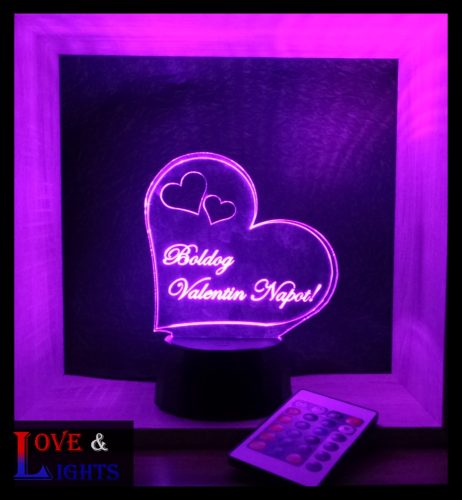 Szív alakú lámpa egyedi felirattal 